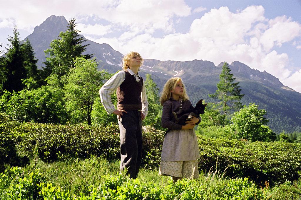 Photos (1/29) La Jeune Fille Et Les Loups Comme Au Cinéma