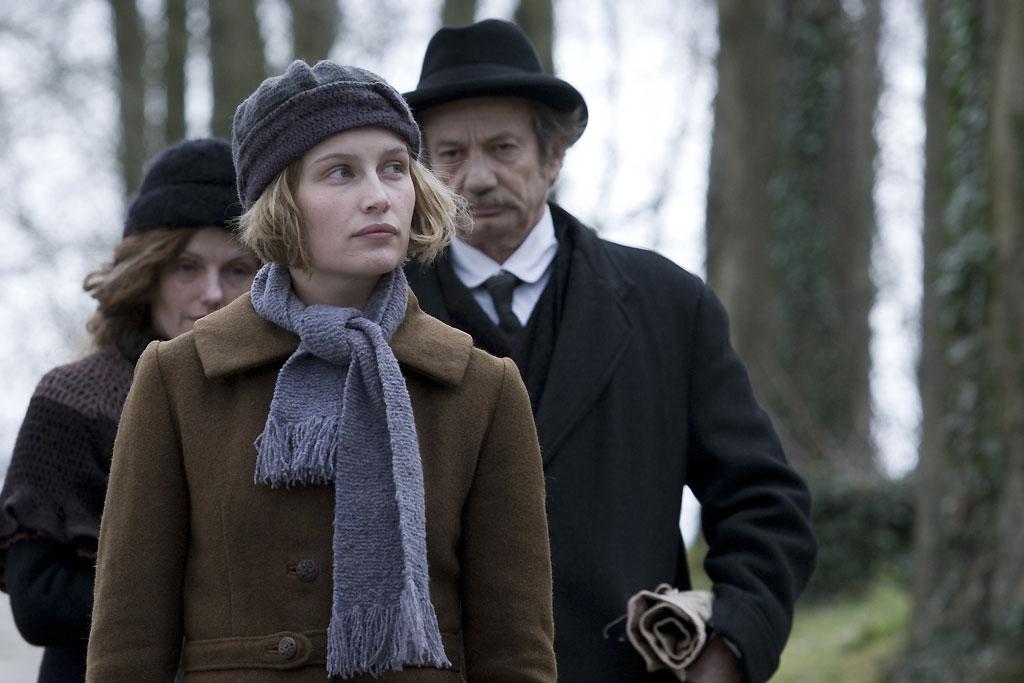 Photos (1/29) La Jeune Fille Et Les Loups Comme Au Cinéma