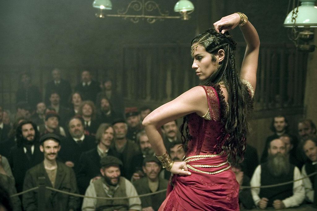 Photos (1/29) La Jeune Fille Et Les Loups Comme Au Cinéma