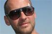 Fred et Eddy Mitchel reli�s par des bouts de ficelles