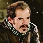 Michael Kelly (l)