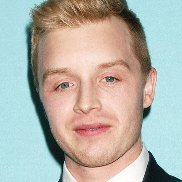 Noel Fisher : Films - filmographie, Biographie, Photos